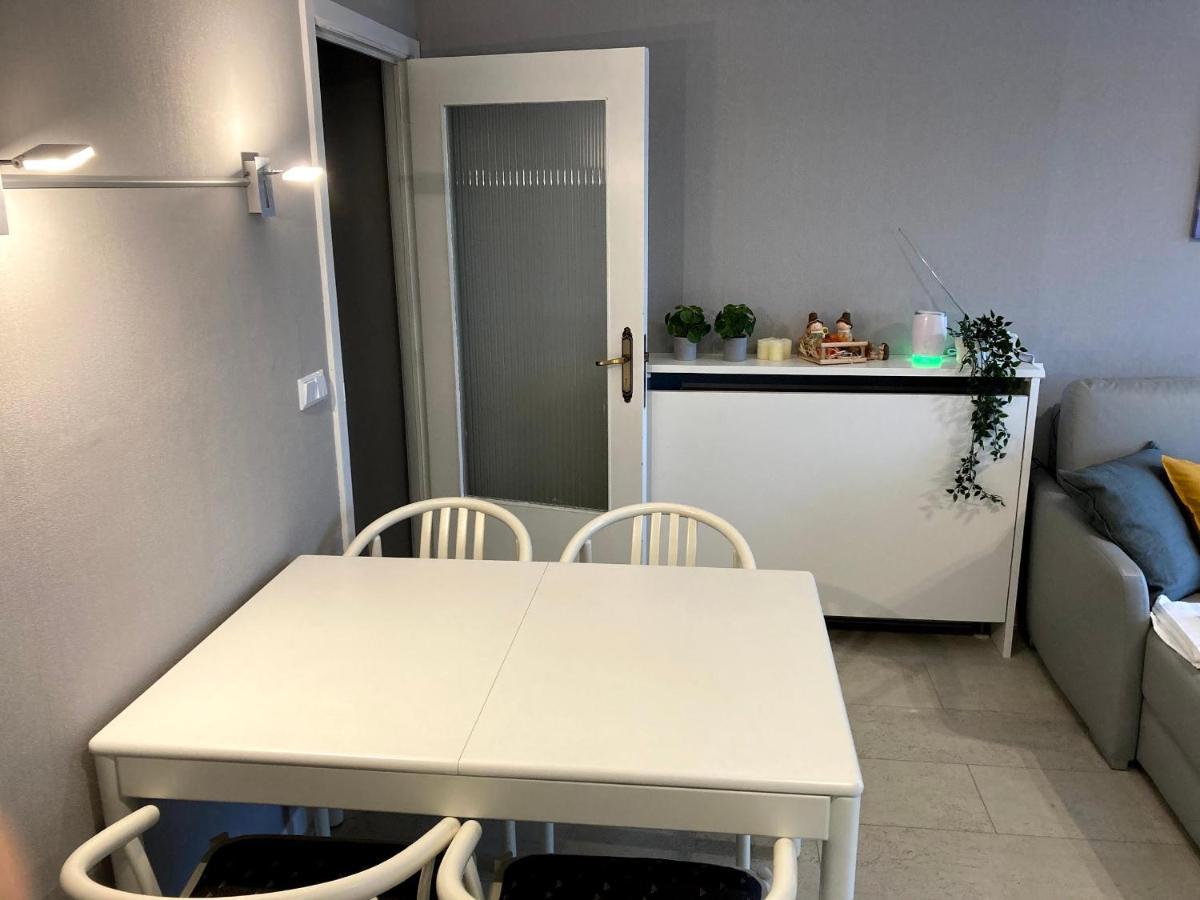 Studio Met Zeezicht Op Heldenplein 크노케-하이스트 외부 사진