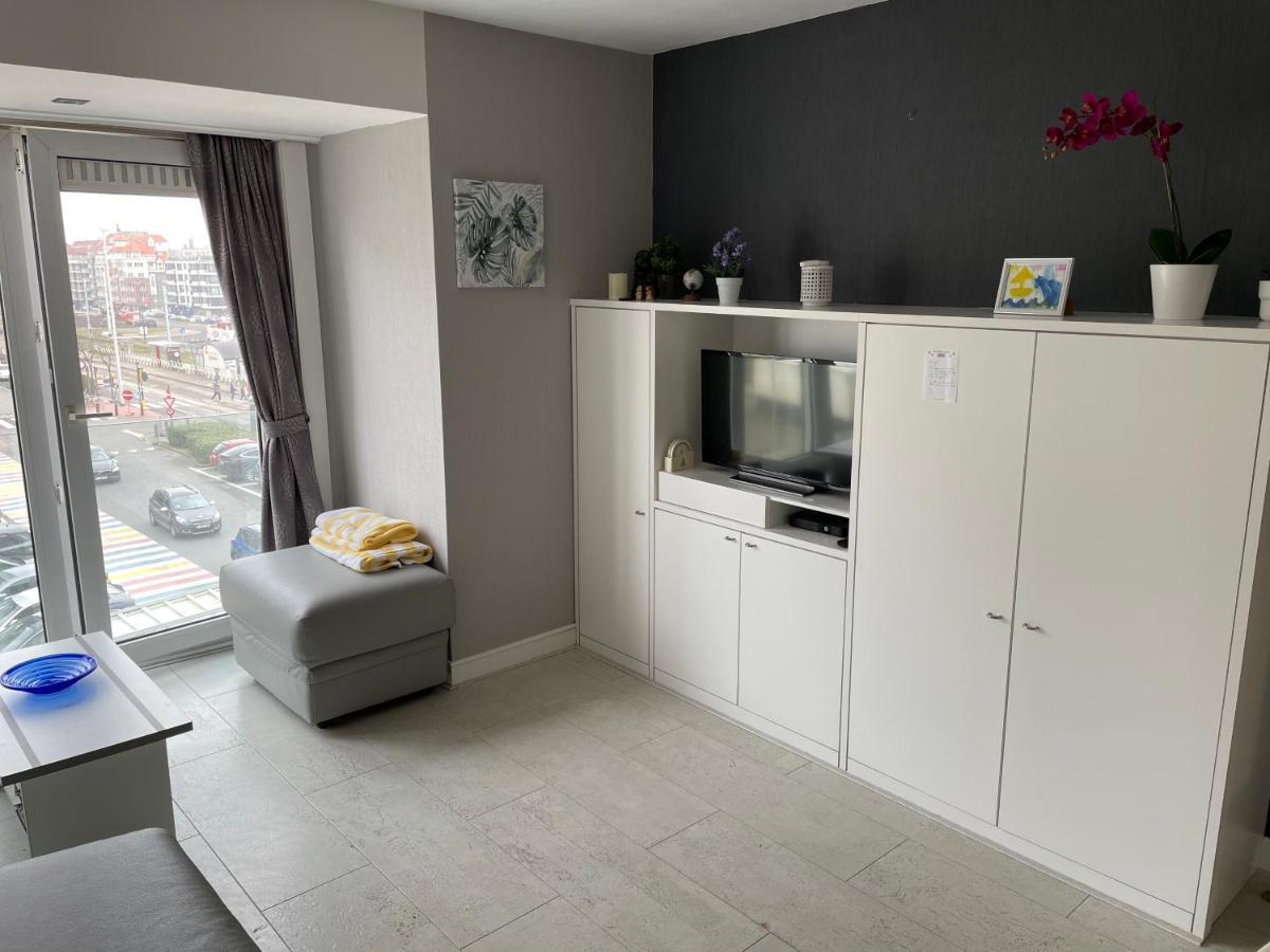 Studio Met Zeezicht Op Heldenplein 크노케-하이스트 외부 사진